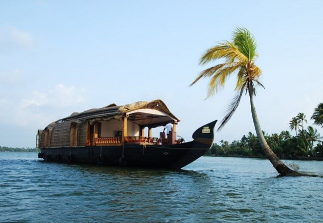 2 Nights 3 Days Cochin Alleppey Houseboat Tour Packages